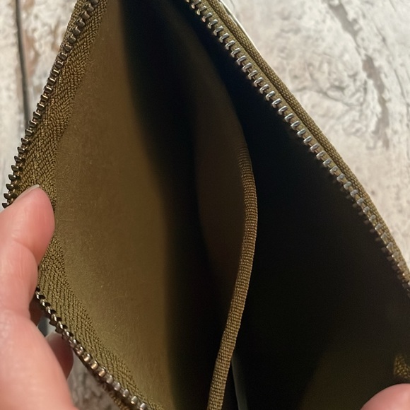 ATHLETA Revive Zip Pouch - Picture 4 of 11